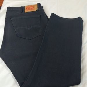 Classic Original straight leg black Levi jeans style 501 
Size : W42 L30